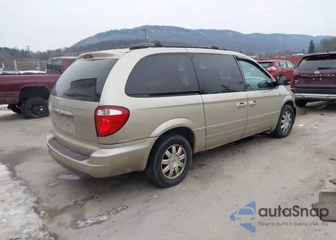 2005 Chrysler Town & Country Touring from USA, damaged, VIN 2C8GP54L85R192954
